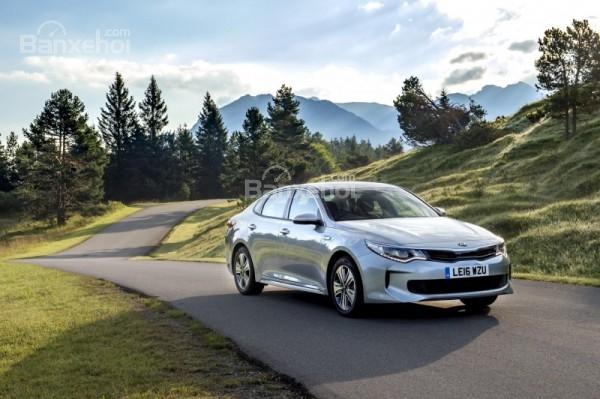 Kia Optima PHEV và Sportswagon công bố giá tại Anh.