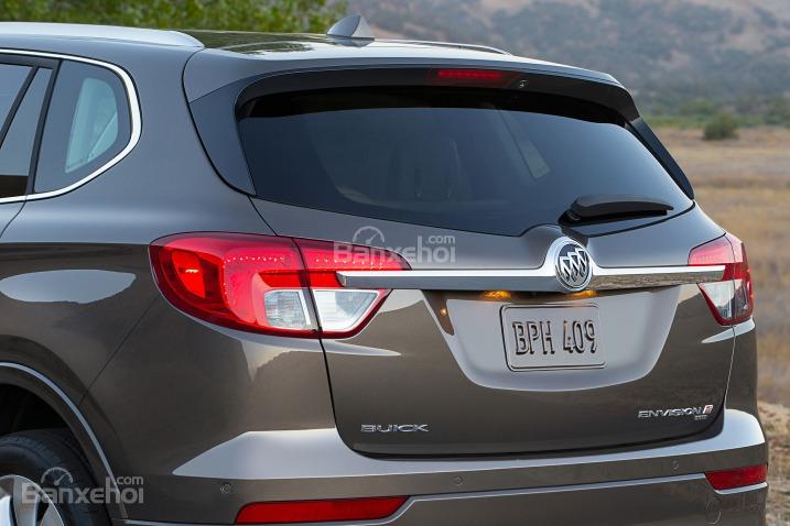 Đánh giá xe Buick Envision 2016: Ống xả đơn đặt đối xứng 2 bên.
