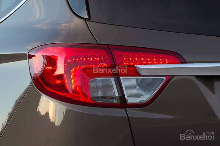 Đánh giá xe Buick Envision 2016: Đèn hậu tích hợp LED.