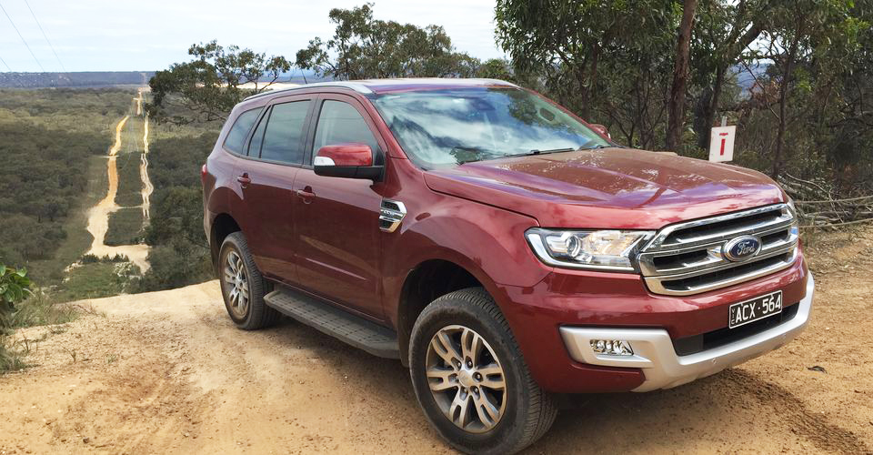 Đánh giá xe Ford Everest Trend 2016.