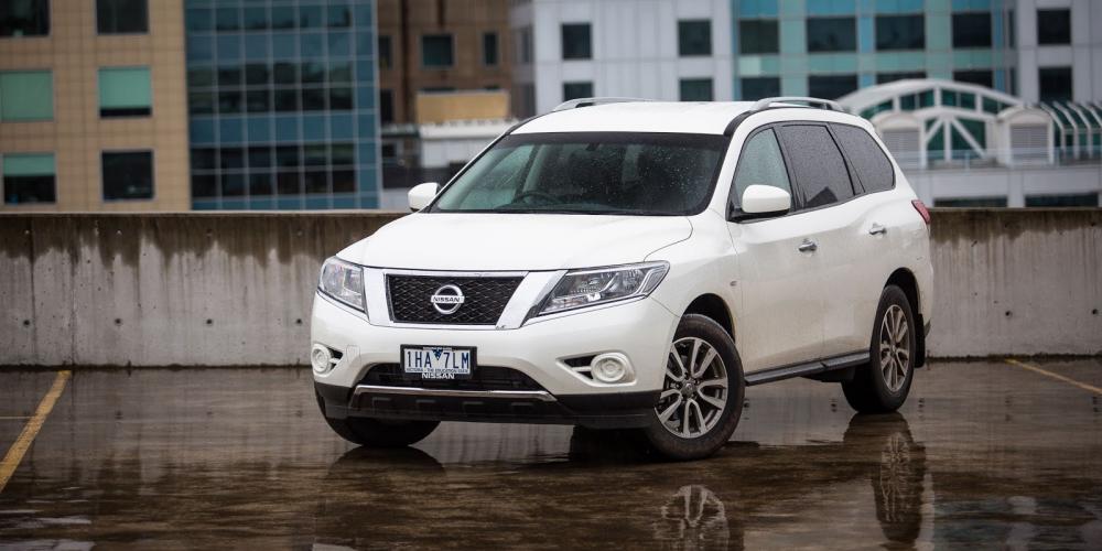 Đánh giá xe Nissan Pathfinder 2016.