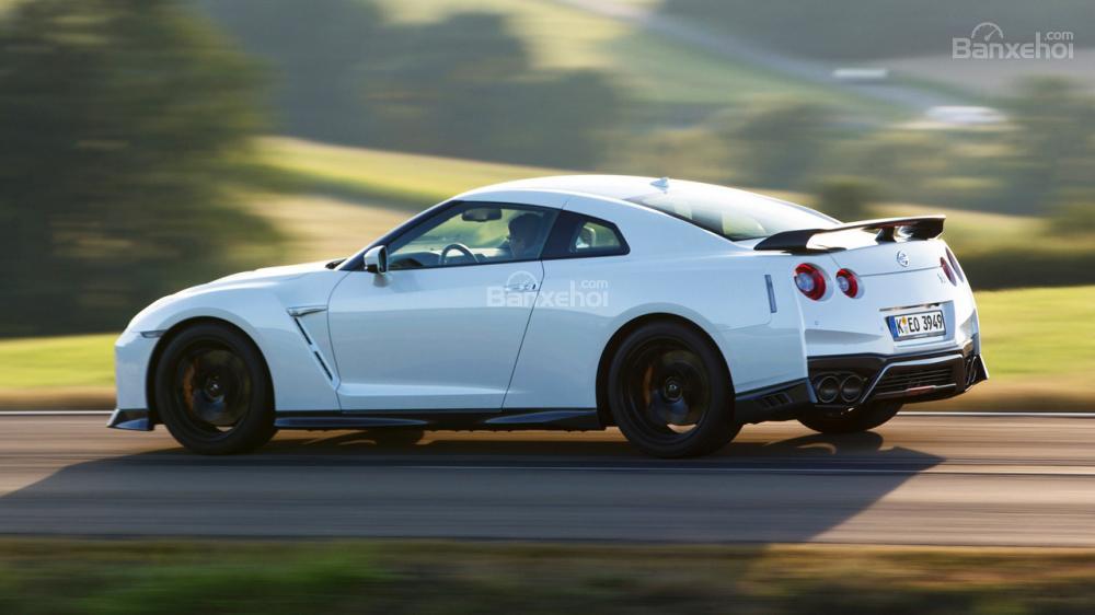 Nissan GT-R Track Edition công bố giá 91.995 bảng tại Anh 