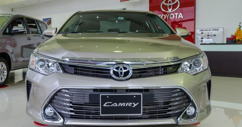 Đánh giá xe Toyota Camry 2016 có diện mạo dữ dằn và góc cạnh.