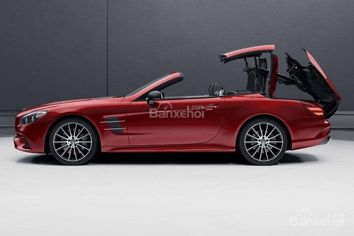 Đánh giá xe Mercedes-Benz SL-Class 2017: Thân xe có thiết kế dài.