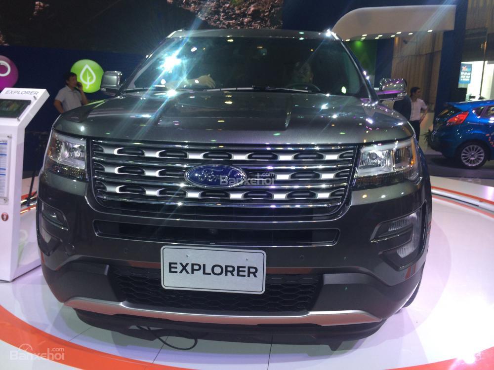 Ford Explorer Limited cập bến VMS 2016, giá 2,2 tỷ.