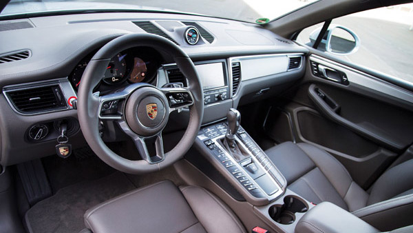 So sánh nội thất xe Range Rover Evoque và Porsche Macan - Sang trọng giống nhau So sánh nội thất xe Range Rover Evoque và Porsche Macan - Sang trọng giống nhau.