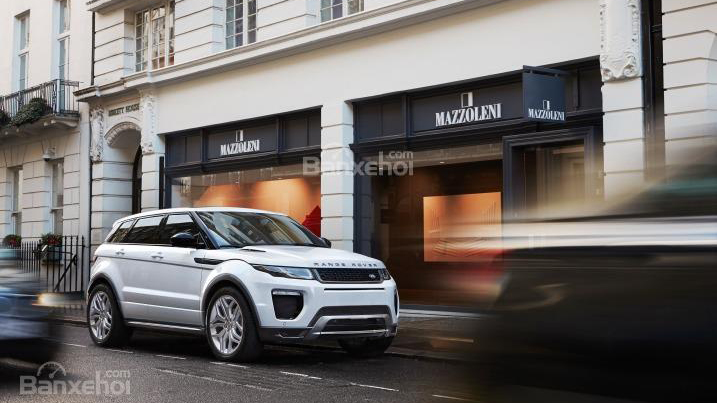 So sánh xe Range Rover Evoque và Porsche Macan - Xe cho phái mạnh và phái yếu.