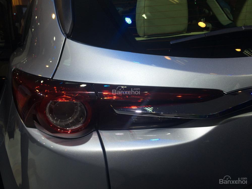 Đánh giá xe Mazda CX-9 2016: Cụm đèn hậu dạng LED.