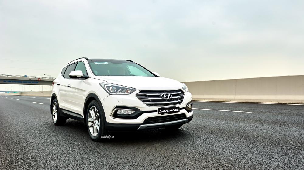 So sánh xe Hyundai SantaFe 2016 và Mazda CX-5 2016: Xe gia đình và xe độc thân.