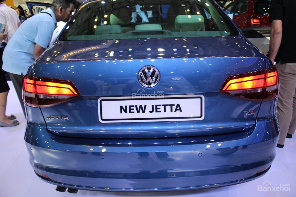 Ngoại thất Volkswagen Jetta thiếu sắc sảo và chưa tạo được điểm nhấn 3