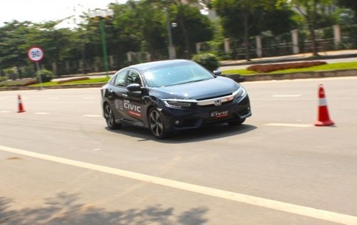 Honda Civic Turbo 2016 tại Việt Nam không dính lỗi phanh điện tử như ở Bắc Mỹ.