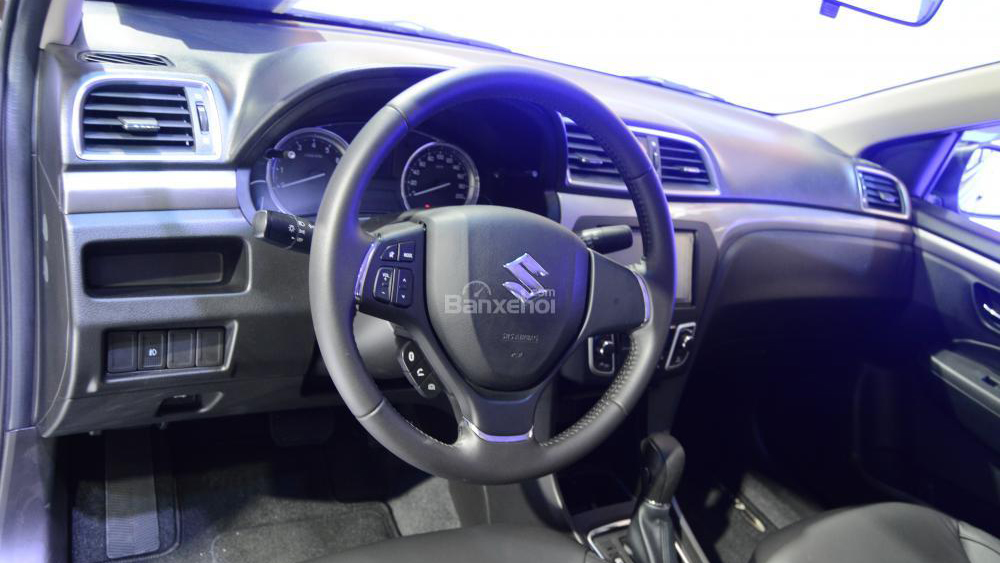 Nissan Sunny và Suzuki Ciaz đều sở hữu nội thất thực dụng, chuẩn giá dưới 600 triệu Đồng Nissan Sunny và Suzuki Ciaz đều sở hữu nội thất thực dụng, chuẩn giá dưới 600 triệu Đồng.