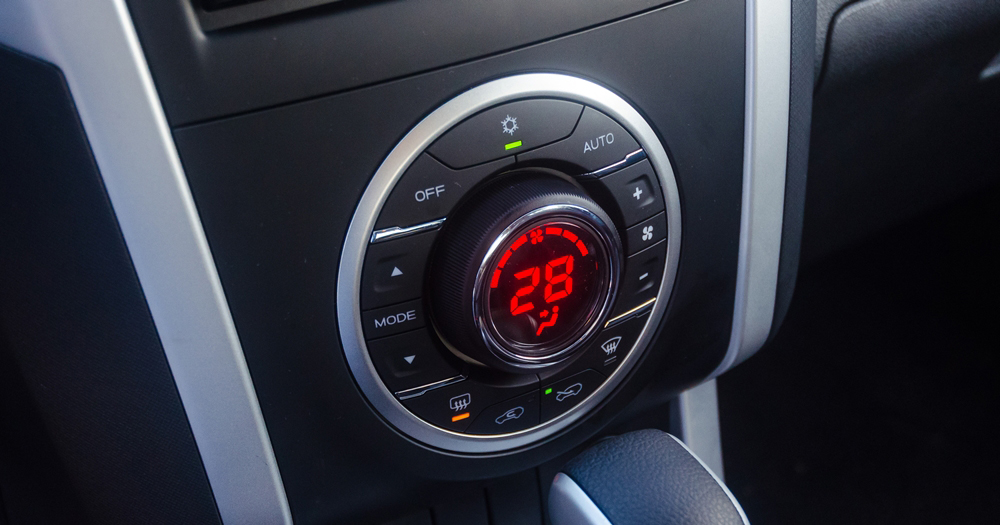 Đánh giá xe Isuzu mu-X 2016 chỉ có điều hòa tự động 1 vùng.