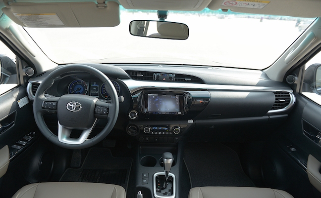Không gian nội thất của Toyota Hilux 2017 không có nhiều thay đổi so với phiên bản tiền nhiệm.