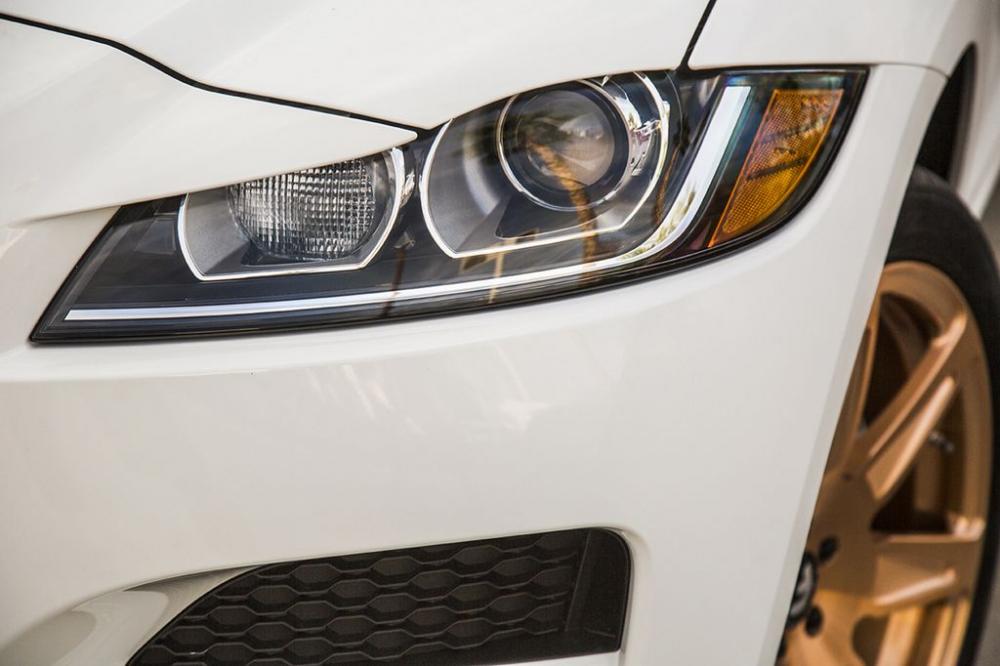 Jaguar F-PACE trình làng thêm la-zăng tùy chỉnh Forgiato 4