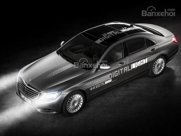 Mercedes-Benz giới thiệu công nghệ đèn pha Digital Light