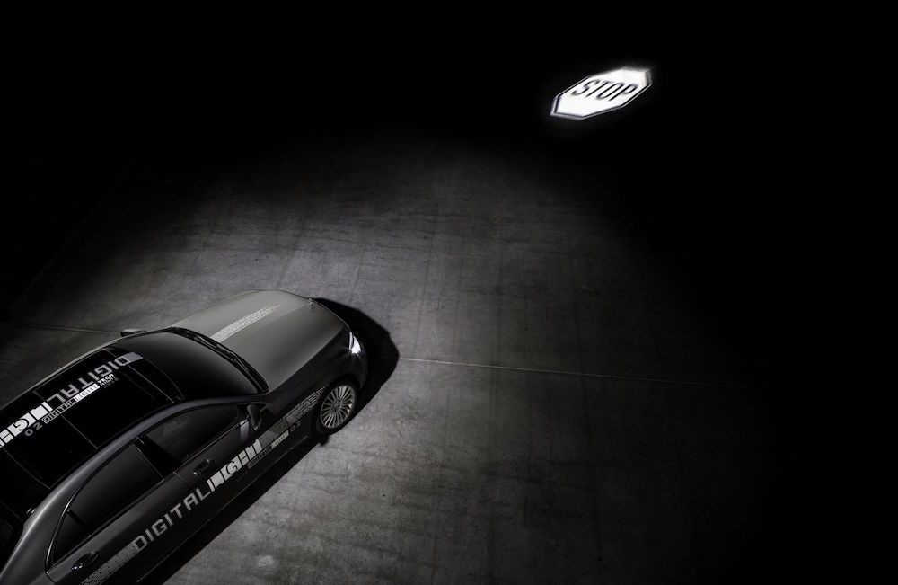 ​Công nghệ đèn pha Digital Light sắp ra mắt của Mercedes-Benz .