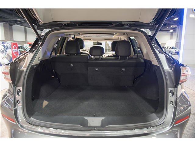 Đánh giá xe Nissan Murano 2017: Khoang chứa đồ Đánh giá xe Nissan Murano 2017: Khoang chứa đồ.