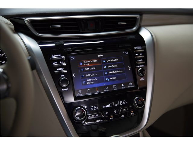 Đánh giá xe Nissan Murano 2017: Màn hình hiển thị Đánh giá xe Nissan Murano 2017: Màn hình hiển thị.