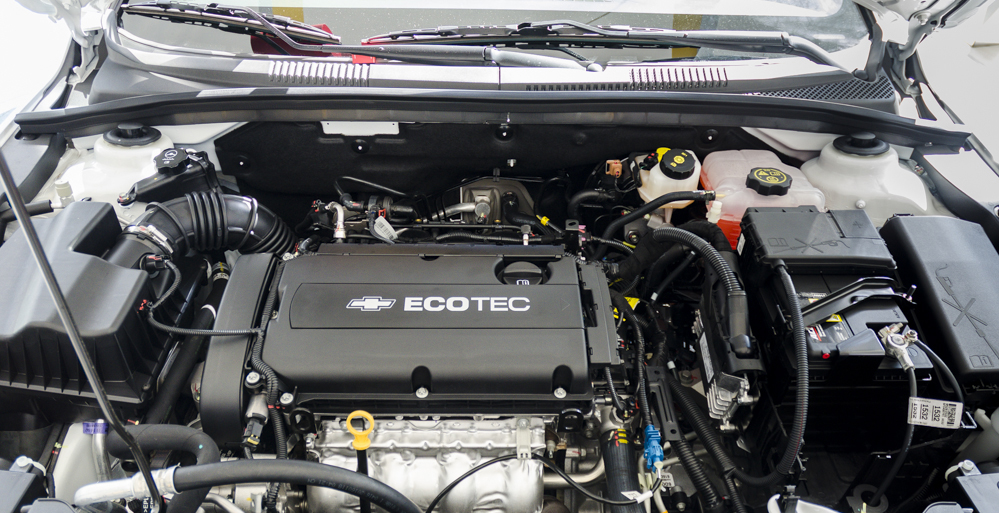 Đánh giá xe Chevrolet Cruze 2017 có động cơ Ecotec I4 1.8L.