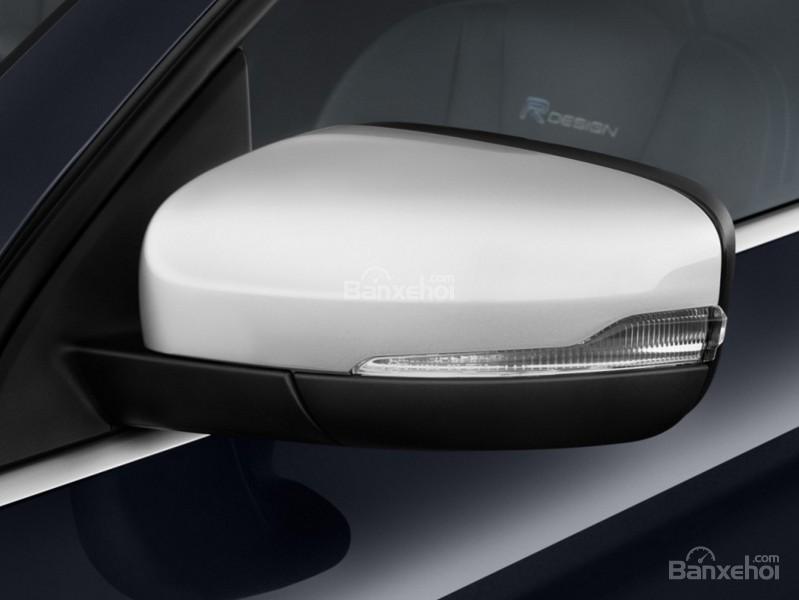 Đánh giá Volvo XC60 2017: Gương chiếu hậu chỉnh điện tích hợp đèn báo rẽ.