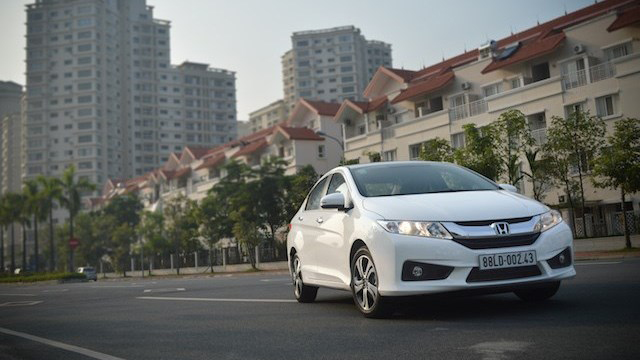 So sánh xe Honda City và Suzuki Ciaz - Tân binh ra trận.