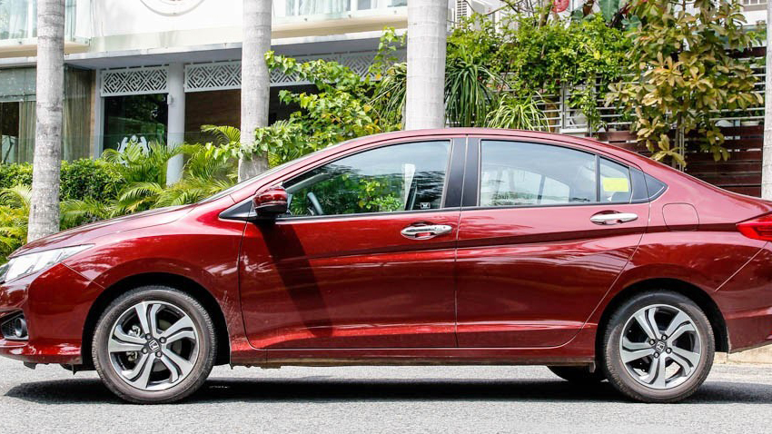 So sánh xe Suzuki Ciaz 2017 và Honda City 2016 về thiết kế thân xe.