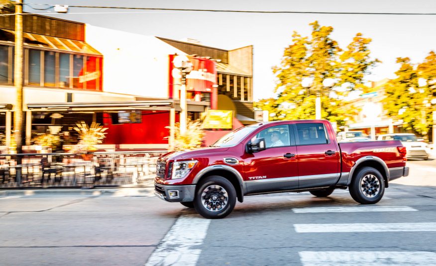 Đánh giá xe Nissan Titan 2017: Mẫu bán tải nổi bật của Nhật.