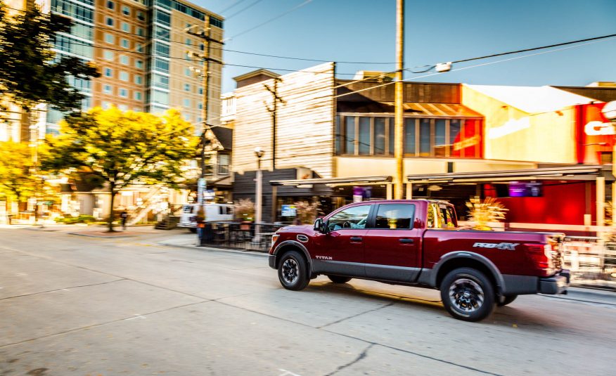 Đánh giá xe Nissan Titan 2017: Mẫu bán tải nổi bật của Nhật,