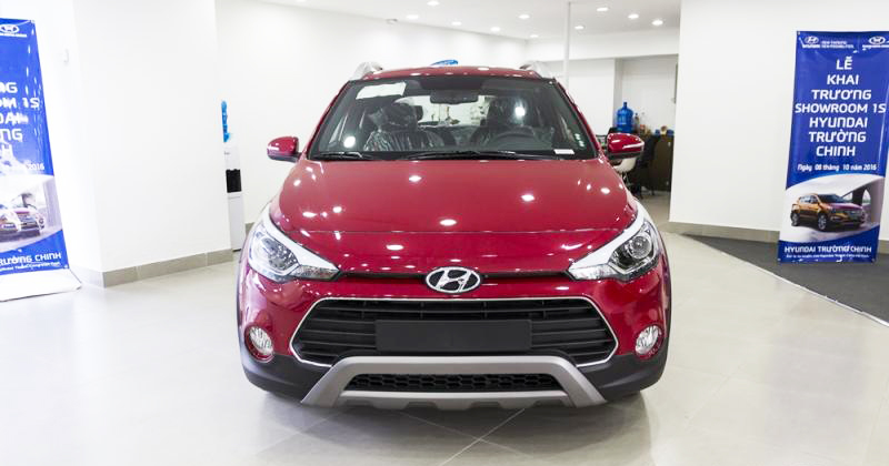 Đánh giá xe Hyundai i20 Active 2017 có diện mạo năng động, cá tính.