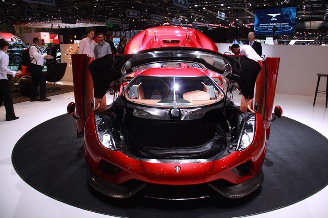 Regera có khả năng tăng tốc từ 0-400 km/h trong khoảng chưa tới 20 giây Regera có khả năng tăng tốc từ 0-400 km/h trong khoảng chưa tới 20 giây.