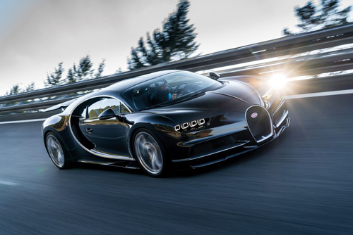 Bugatti Veyron vẫn là "ông hoàng tốc độ" Bugatti Chiron đạt tốc độ tối đa tới 420 km/h.