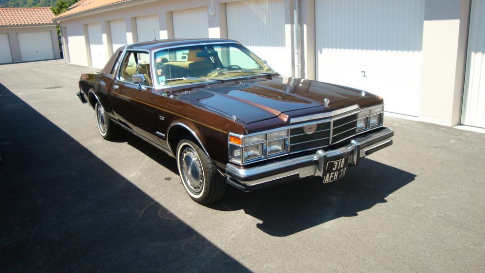 Hình ảnh mẫu Chrysler Lebaron 1977.