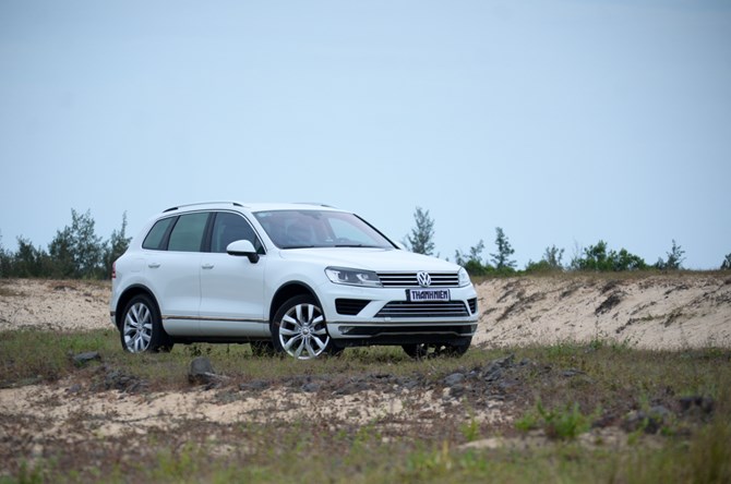 Hầu hết các mẫu xe ô tô đều có tùy chọn màu sơn trắng ngoại thất Hầu hết các mẫu xe ô tô đều có tùy chọn màu sơn trắng ngoại thất.