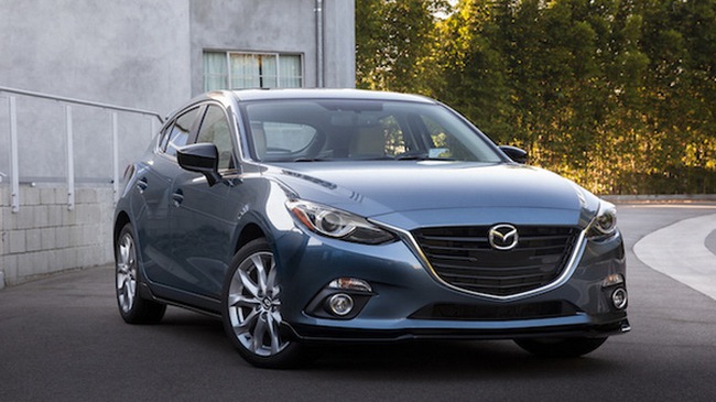 Mazda3 đạt doanh số bán hơn 12.000 xe năm 2016.