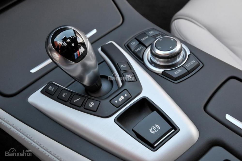 Đánh giá xe BMW M5 2016 về bảng điều khiển trung tâm a3