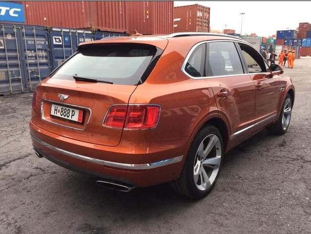 Bentley Bentayga thứ 9 cập cảng Việt Nam với ngoại thất màu cam nổi bật 7