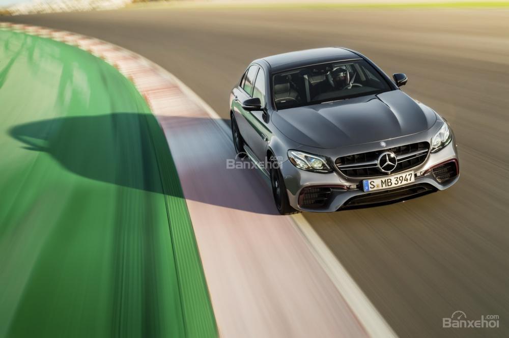 Mercedes-AMG E63 2018 mạnh 603 mã lực chính thức ra mắt.