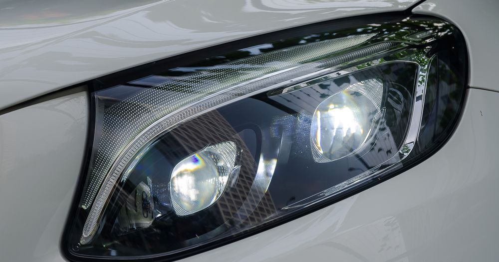 Đánh giá xe Mercedes-Benz GLC-Class 2017: Cụm đèn Full-LED 1