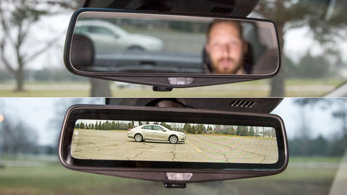 Gương chiếu hậu trên mẫu xe Cadillac CT6.
