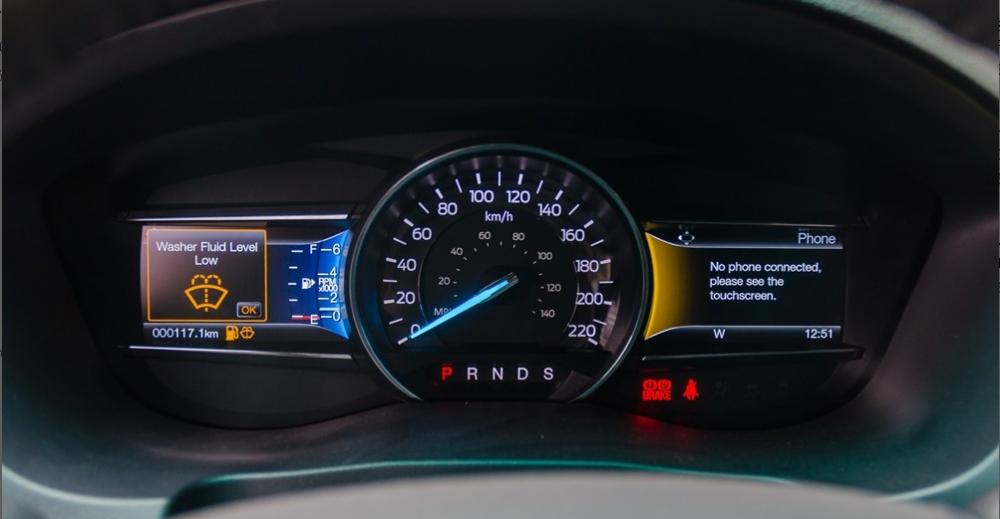 Đánh giá xe Ford Explorer 2017: Đồng hồ lái 1