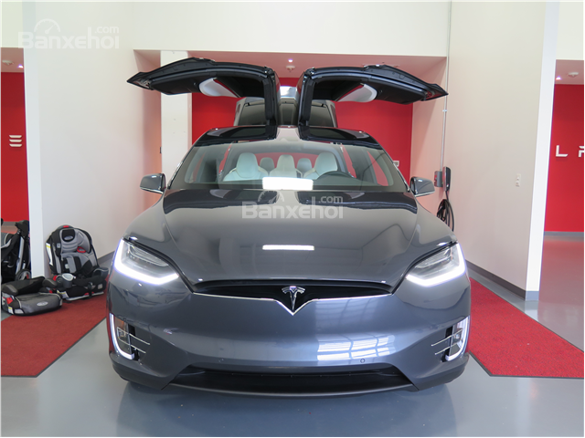 Đánh giá xe Tesla Model X 2016: Thiết kế cửa cánh chim Falcon Wing đặc biệt a2