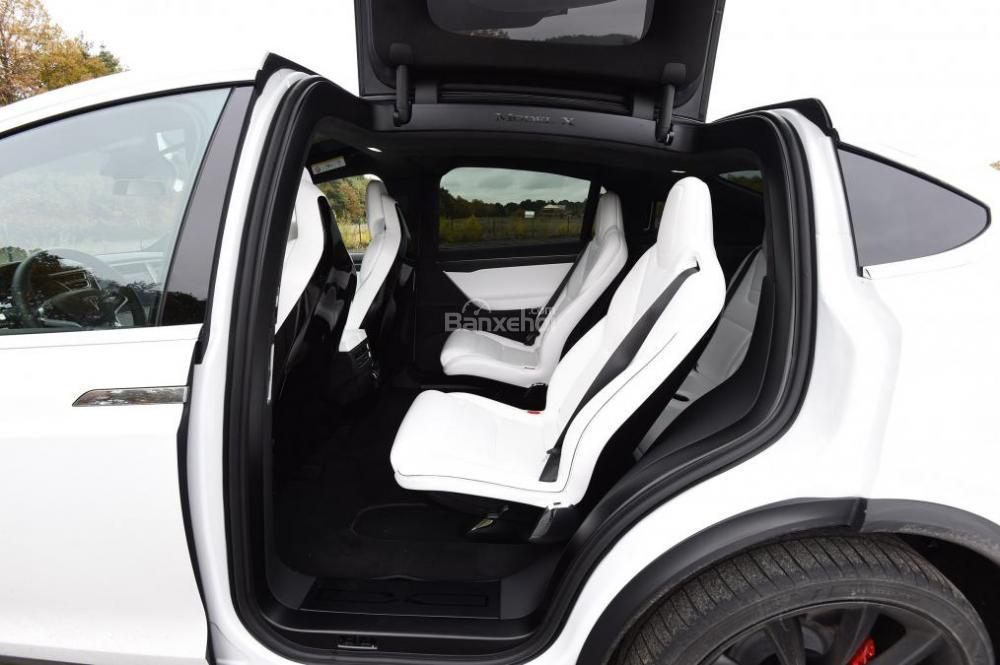 Đánh giá xe Tesla Model X 2016: Hệ thống ghế ngồi thiết kế linh hoạt a3