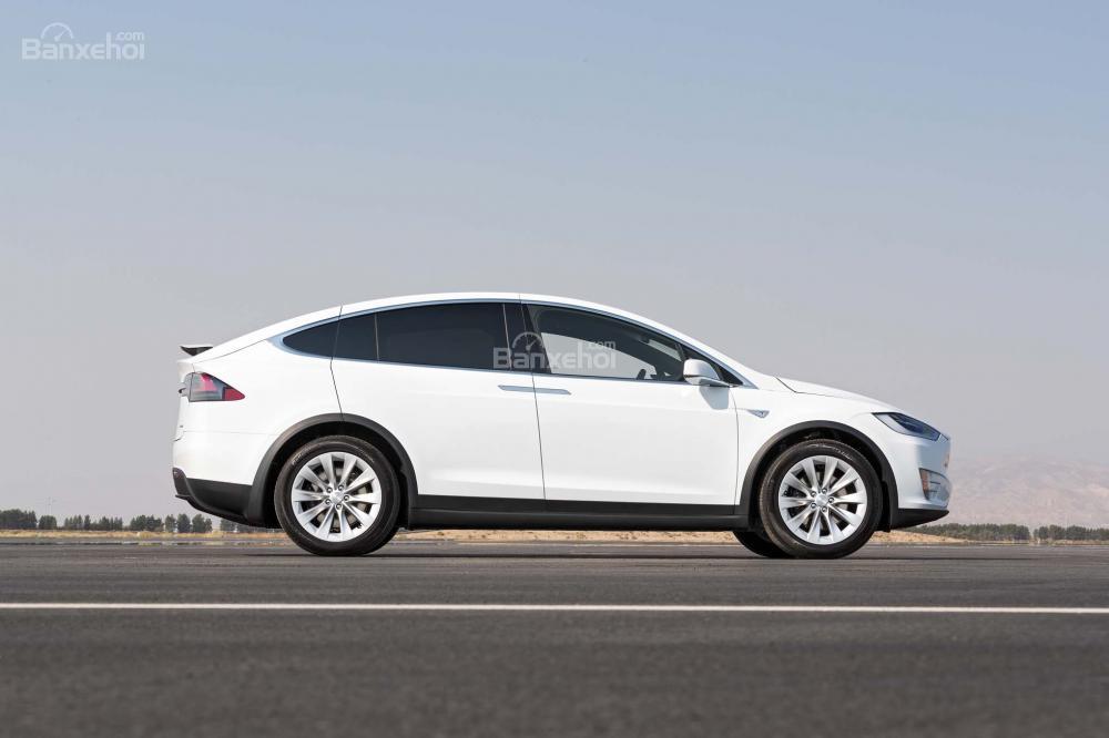 Đánh giá xe Tesla Model X 2016 về thiết kế thân xe a1