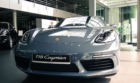 Chiêm ngưỡng Porsche 718 Cayman màu xanh ngoại thất độc nhất Việt Nam 1