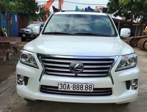 Lexus LX570 ngũ quý 8 tại Hà Nội Lexus LX570 ngũ quý 8 tại Hà Nội.