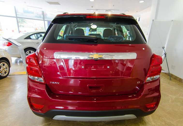 Đánh giá xe Chevrolet Trax 2017: Đuôi xe Đánh giá xe Chevrolet Trax 2017: Đuôi xe.