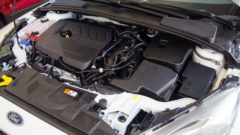 Tất cả phiên bản Ford Focus 2017 đều trang bị động cơ Ecoboost 1.5L GTDi 1