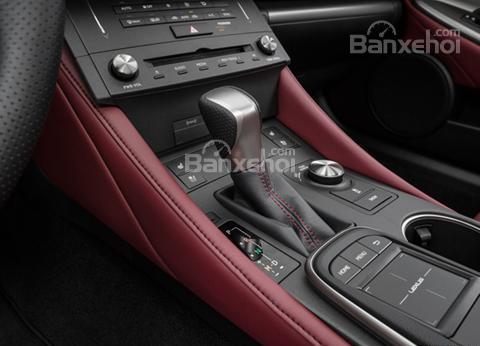 Đánh giá xe Lexus RC 2017: Cần gạt số.