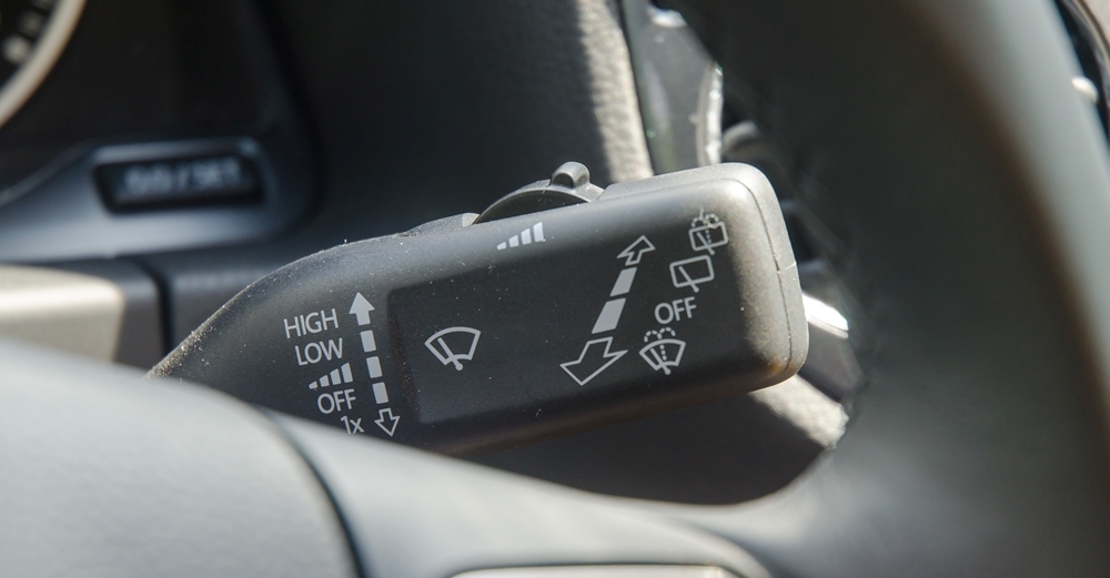 Đánh giá xe Volkswagen Tiguan 2016: Vô-lăng 3 chấu phong cách thể thao tích hợp các nút điều khiển chức năng a5